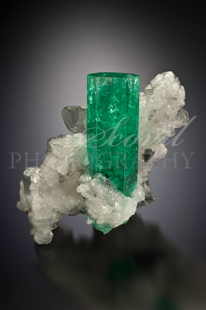 Beryl - emerald. 6.4 cm h. Boyaca, Colombia. S Rudolph coll.